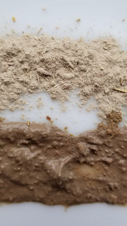 Faire  un masque à la maison, rien de plus simple :

0) Nettoyer sa peau.

1) Mélanger 1 c. à s. du produit avec un peu d’eau ou d’hydrolat pour former une pâte. 

2) Appliquer avec les doigts ou un pinceau. 

3) Laisser agir 5-10 minutes.

4) Rincer abodamment à l’eau tiède.

5) Bonus : hydrater sa peau avec notre huile Régénérante !

#skincare #selfcare #claymask #skincareroutine #plantbasedskincare #naturalskincare #naturalproducts #veganproducts #handmade #handmadeinmontreal #faitici #quebecois #montreal #masquevisage #masqueargile #soinvisage